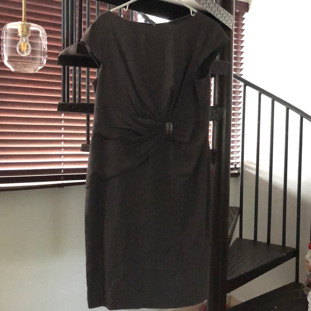Casual work dress, fits just below the knee